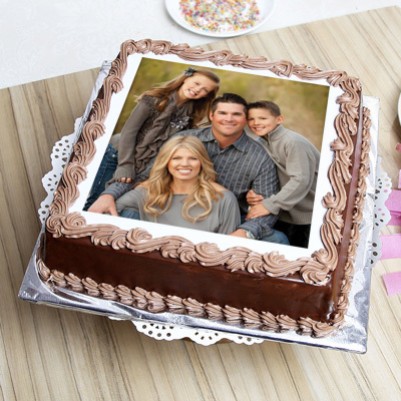 p square shaped 1 kg chocolate personalised photo cake 25006 2 401x401 1
